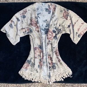 Kimono style flora cover up / shawl